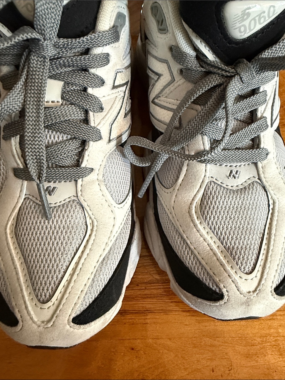 New Balance Kids White & Black Sneakers - Picture 6 of 7